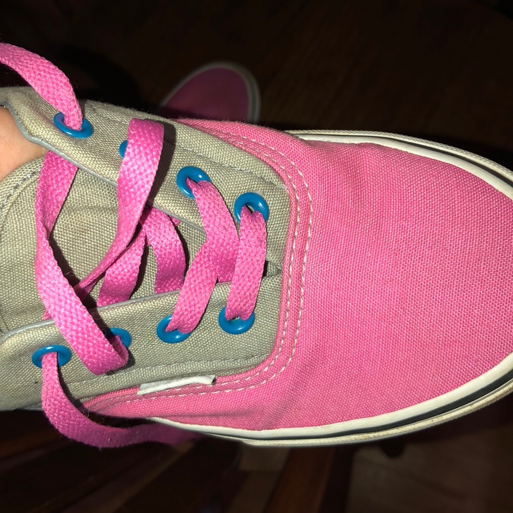 Vans - Picture 2 of 5
